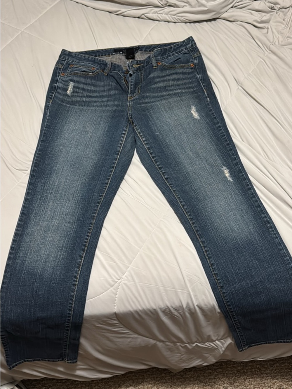 Calvin Klein Jeans Women's Straight Leg Mid Wash Blue with Light Distress